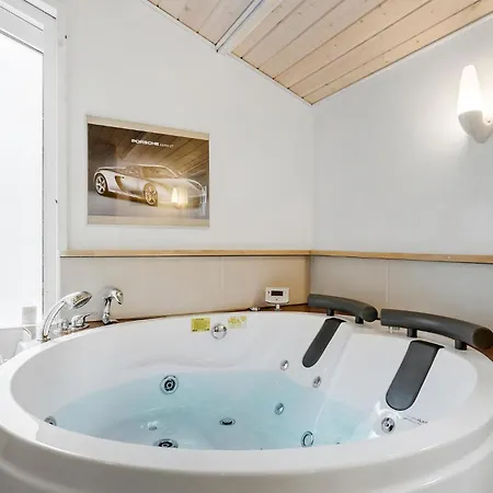 Lovely In With Kitchen Holiday home