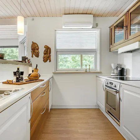 Lovely In With Kitchen Holiday home *