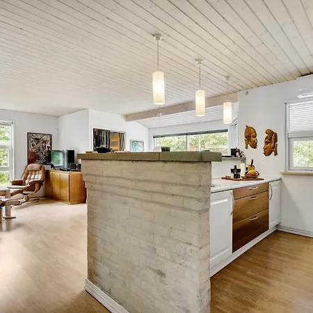 Дом отдыха 3 Bedroom In